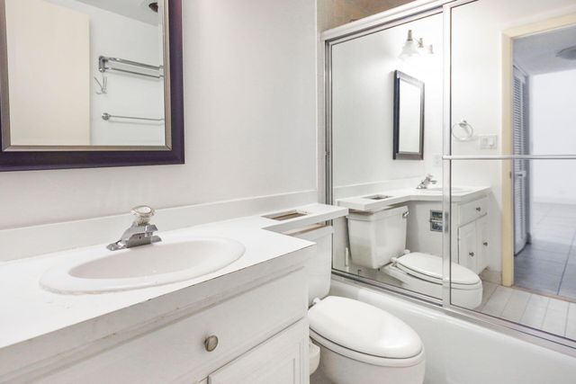 3050 Presidential Way 205, West Palm Beach, FL 33401