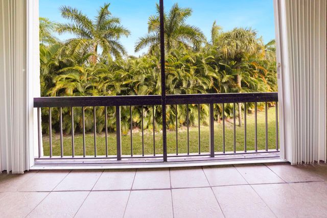 3050 Presidential Way 205, West Palm Beach, FL 33401