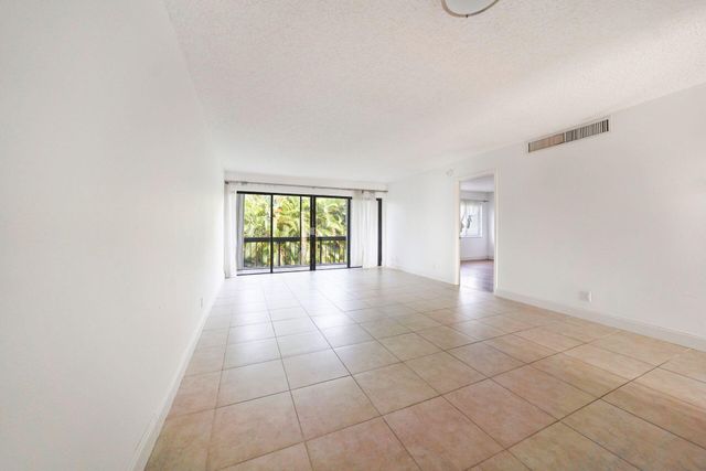 3050 Presidential Way 205, West Palm Beach, FL 33401
