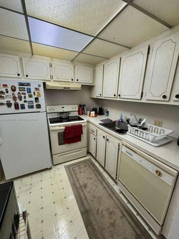 568 N Mansfield N 568 568, Boca Raton, FL 33434