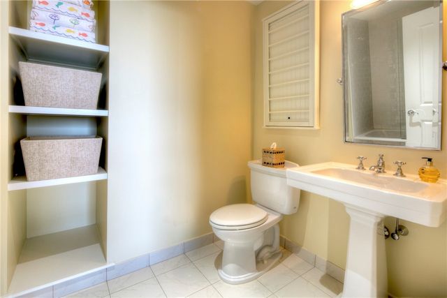 1 Tower Drive 1806, Portsmouth, RI 02871