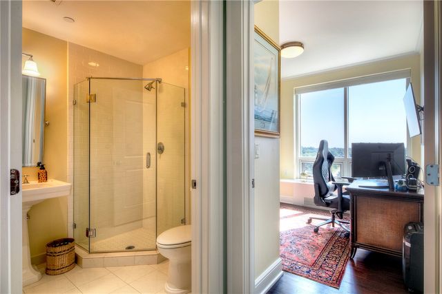 1 Tower Drive 1806, Portsmouth, RI 02871