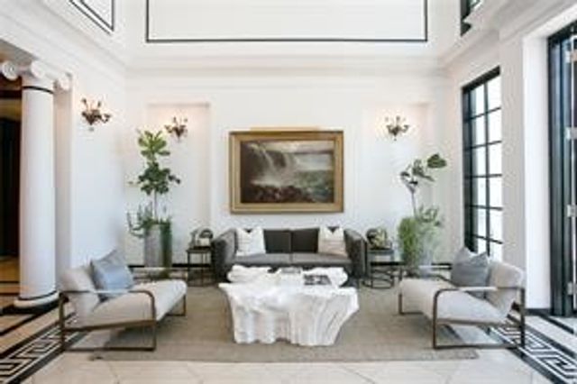 1 Tower Drive 1806, Portsmouth, RI 02871