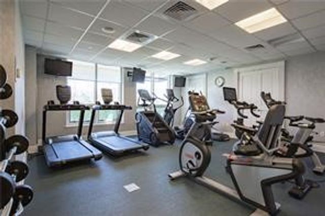 1 Tower Drive 1806, Portsmouth, RI 02871