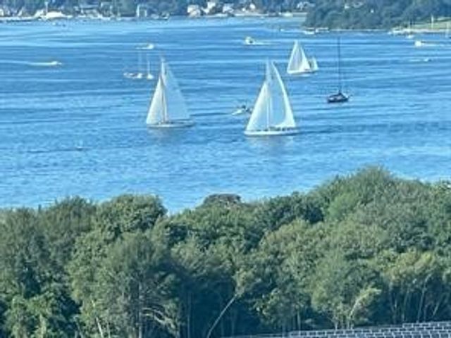 1 Tower Drive 1806, Portsmouth, RI 02871