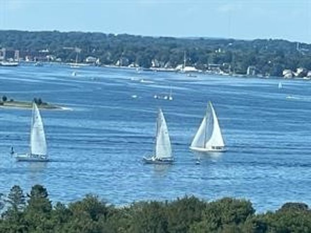 1 Tower Drive 1806, Portsmouth, RI 02871