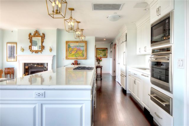 1 Tower Drive 1806, Portsmouth, RI 02871