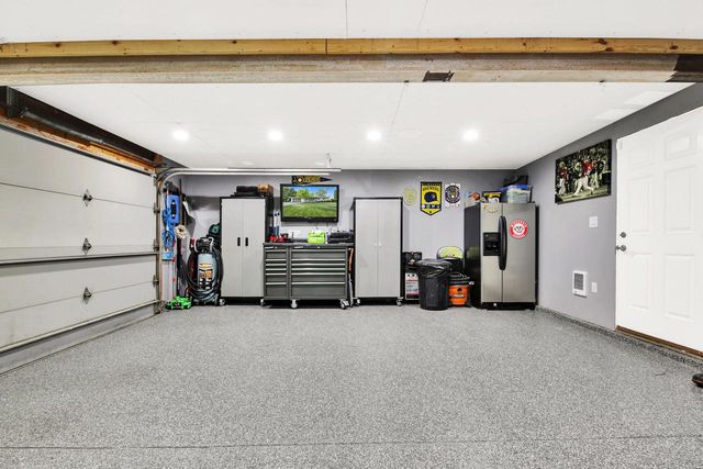 11300 Parkview LANE, Hales Corners, WI 53130