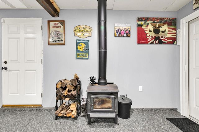 11300 Parkview LANE, Hales Corners, WI 53130