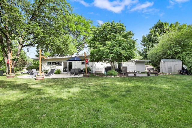 11300 Parkview LANE, Hales Corners, WI 53130