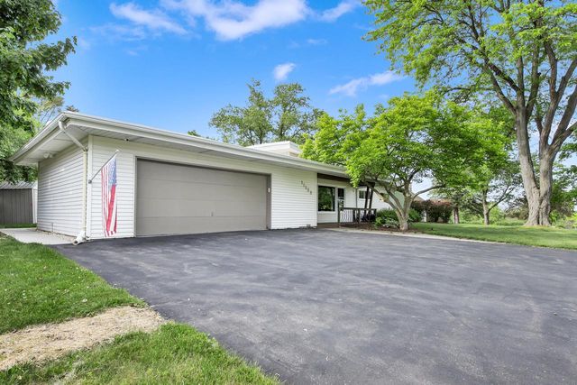 11300 Parkview LANE, Hales Corners, WI 53130