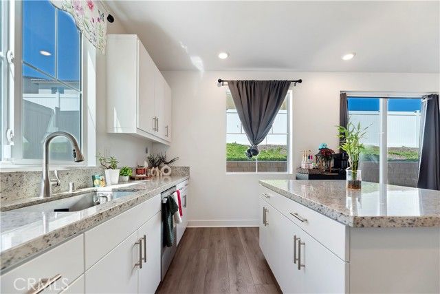 364 CASTAIC Way, Rialto, CA 92377