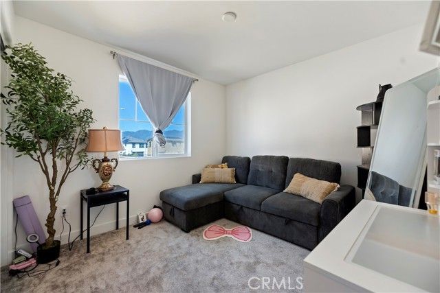 364 CASTAIC Way, Rialto, CA 92377