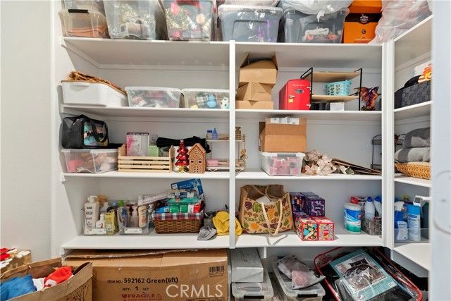 364 CASTAIC Way, Rialto, CA 92377