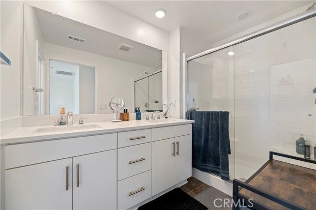 364 CASTAIC Way, Rialto, CA 92377