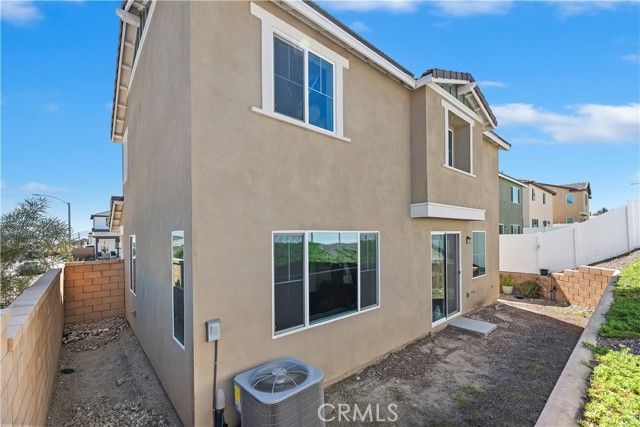 364 CASTAIC Way, Rialto, CA 92377