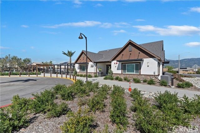 364 CASTAIC Way, Rialto, CA 92377