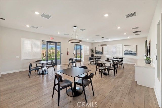 364 CASTAIC Way, Rialto, CA 92377