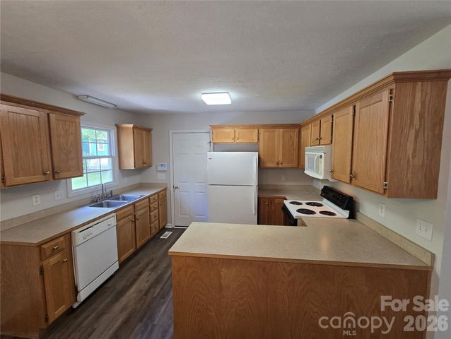5126 Silver Tree Trail, Conover, NC 28613