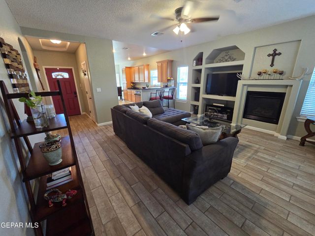 6056 DONA BEATRIZ Lane, El Paso, TX 79932