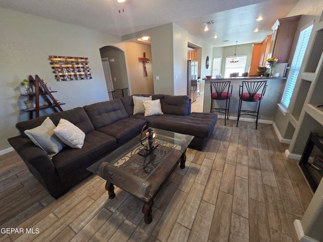 6056 DONA BEATRIZ Lane, El Paso, TX 79932