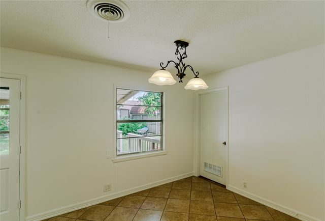 816 S Burdette Avenue, Sherman, TX 75090