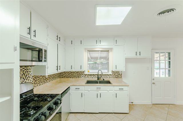 816 S Burdette Avenue, Sherman, TX 75090