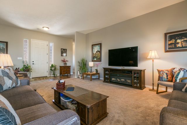 4070 Mora River Avenue SW, Los Lunas, NM 87031