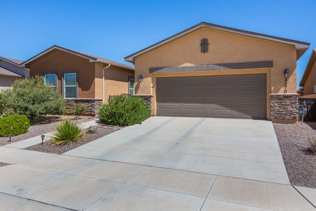 4070 Mora River Avenue SW, Los Lunas, NM 87031