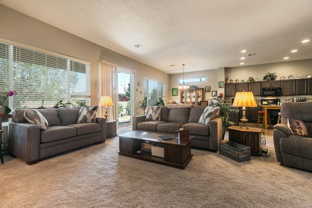 4070 Mora River Avenue SW, Los Lunas, NM 87031