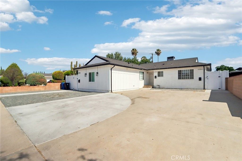Image 1 of property listing at 15952 Simonds Street, Granada Hills, CA 91344