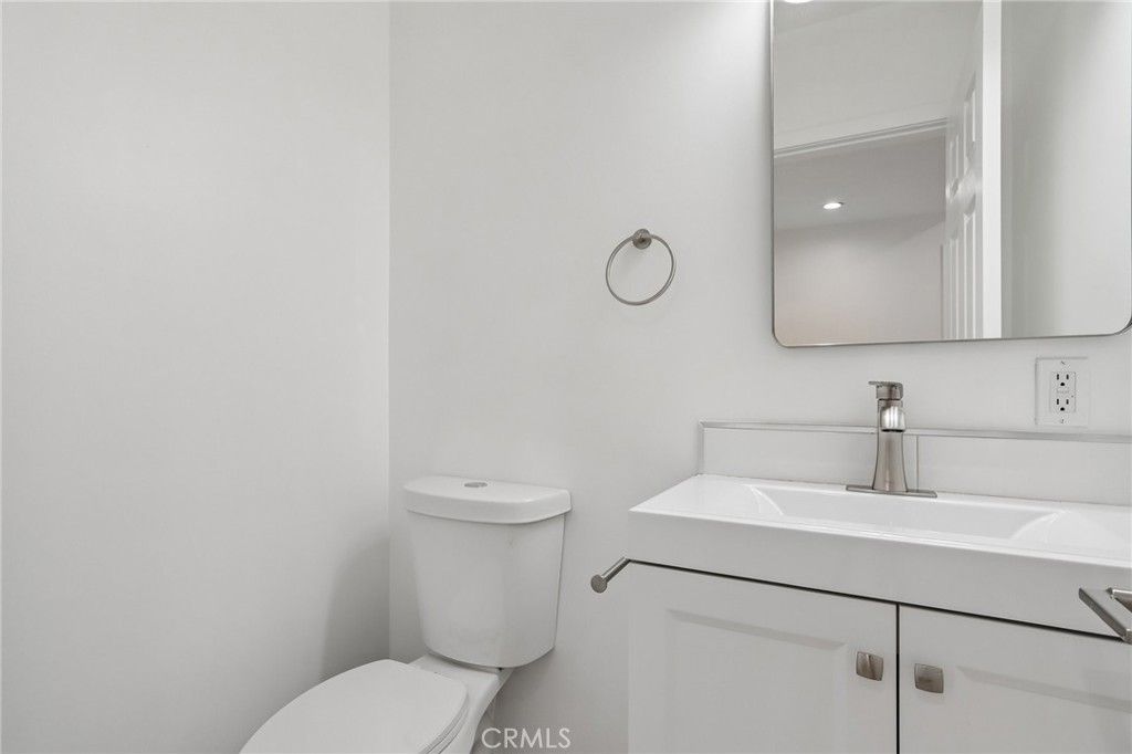 Image 11 of property listing at 15952 Simonds Street, Granada Hills, CA 91344