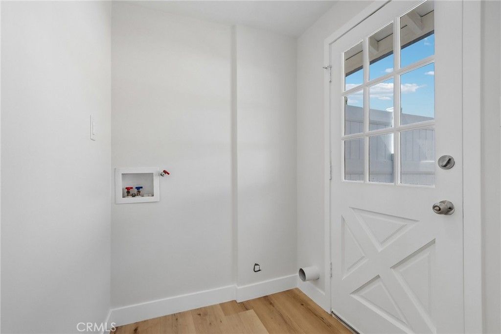 Image 12 of property listing at 15952 Simonds Street, Granada Hills, CA 91344