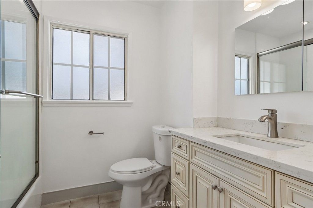 Image 13 of property listing at 15952 Simonds Street, Granada Hills, CA 91344