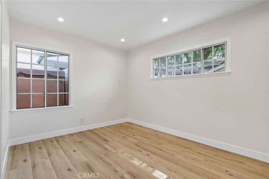 Image 14 of property listing at 15952 Simonds Street, Granada Hills, CA 91344