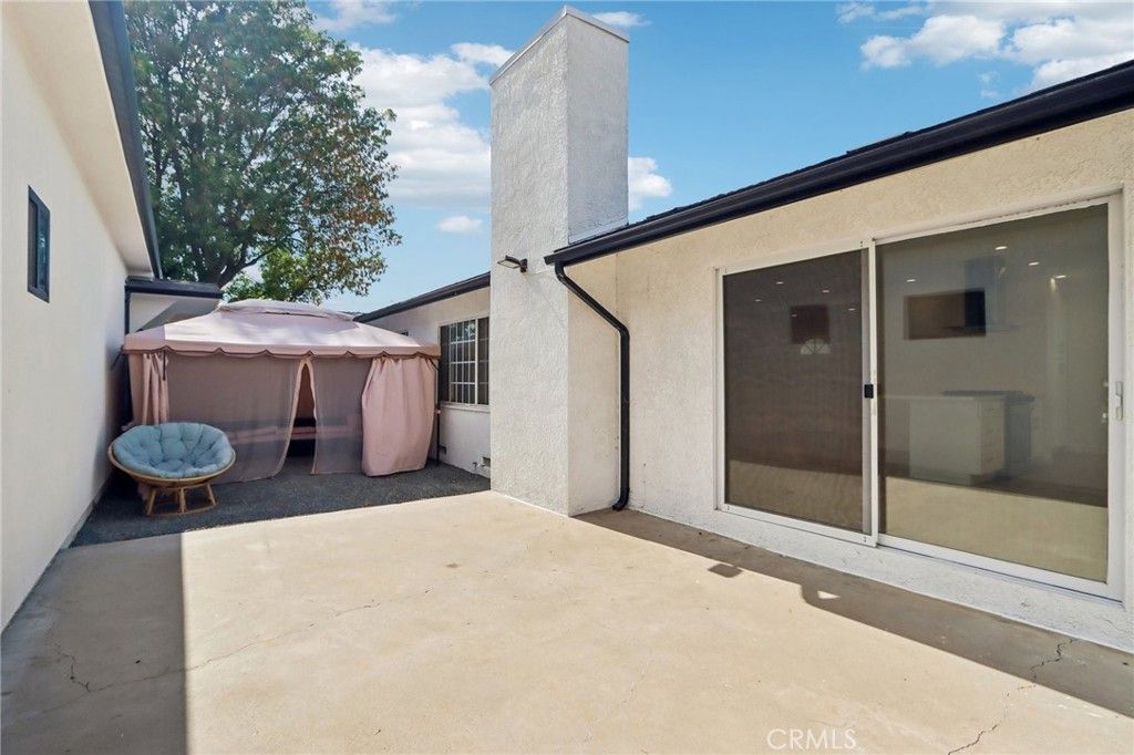 Image 15 of property listing at 15952 Simonds Street, Granada Hills, CA 91344