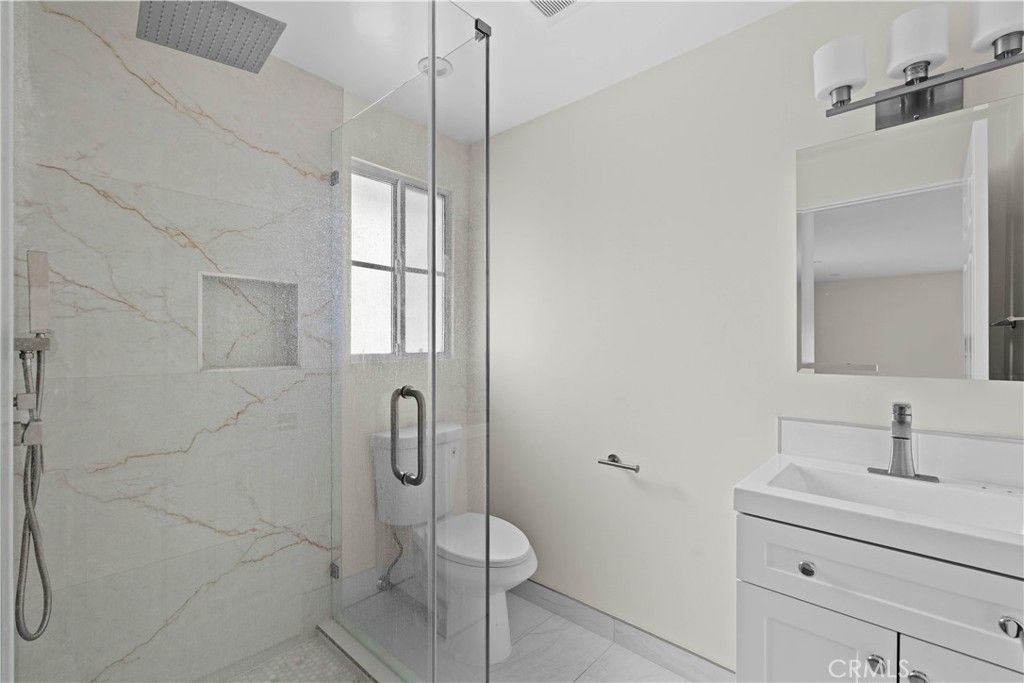 Image 20 of property listing at 15952 Simonds Street, Granada Hills, CA 91344