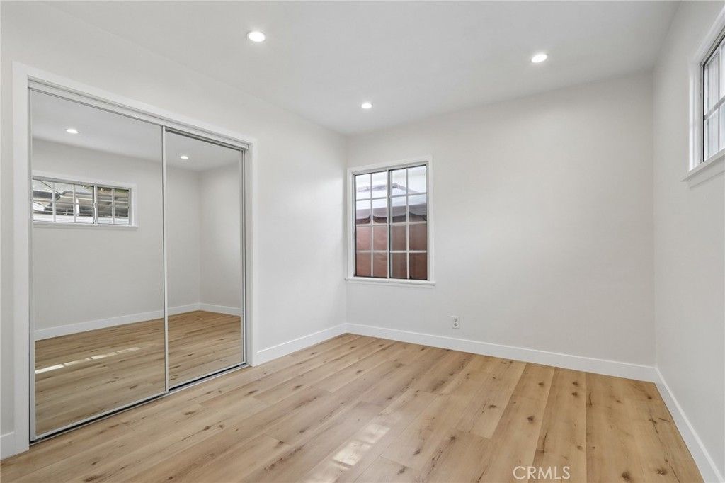 Image 22 of property listing at 15952 Simonds Street, Granada Hills, CA 91344
