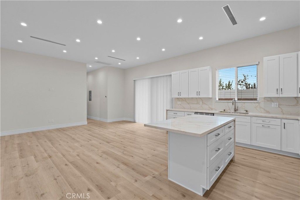 Image 28 of property listing at 15952 Simonds Street, Granada Hills, CA 91344