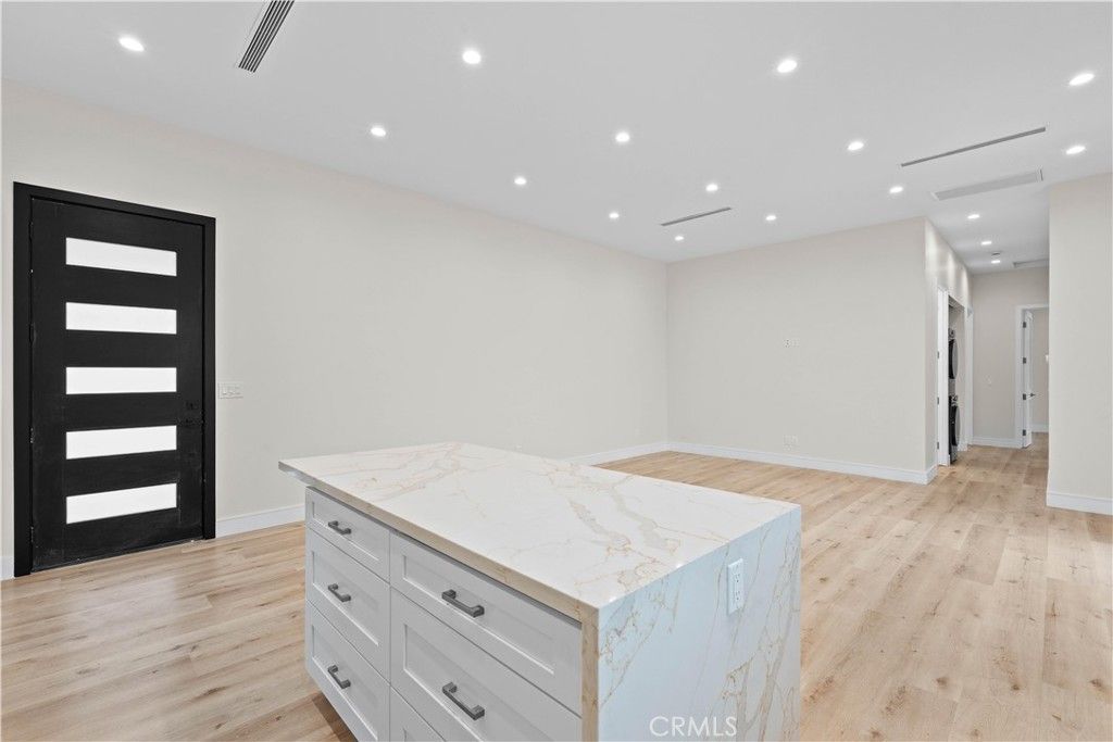 Image 32 of property listing at 15952 Simonds Street, Granada Hills, CA 91344