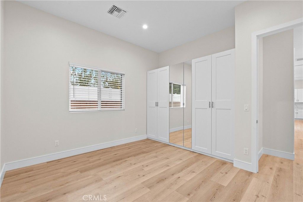 Image 38 of property listing at 15952 Simonds Street, Granada Hills, CA 91344