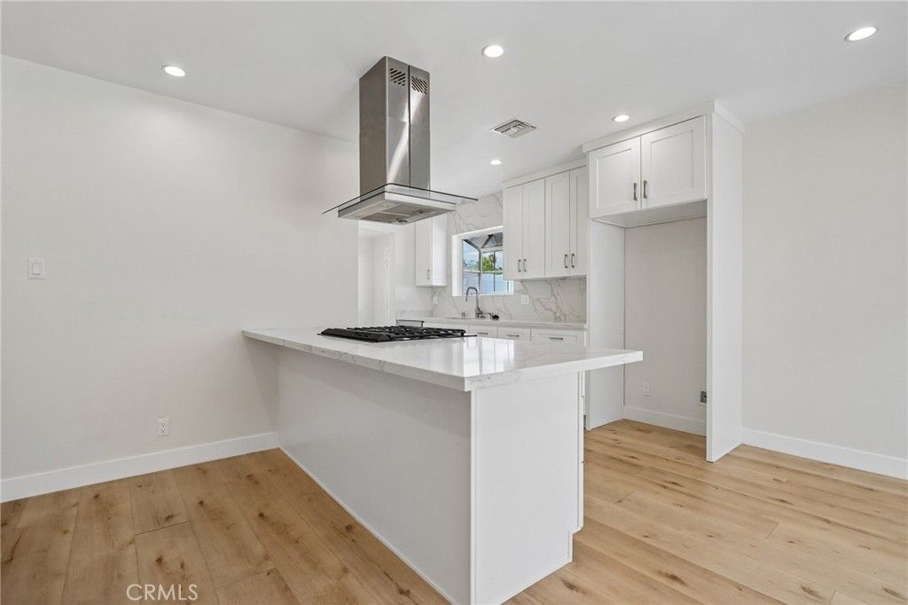 Image 8 of property listing at 15952 Simonds Street, Granada Hills, CA 91344