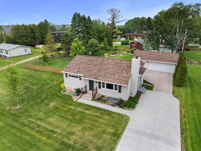 3715 N 17th Street, Sheboygan, WI 53083