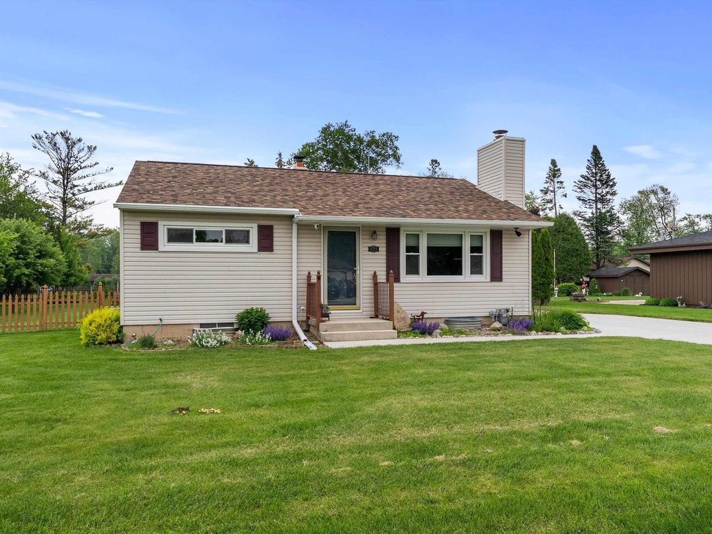3715 N 17th Street, Sheboygan, WI 53083