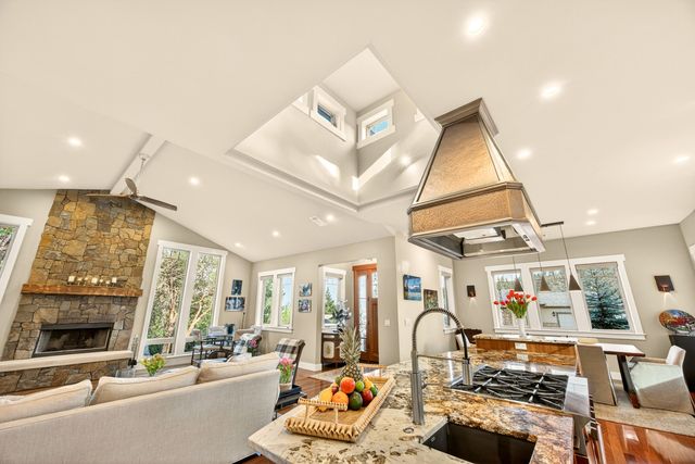 930 Granite Ridge Circle, Jacksonville, OR 97530