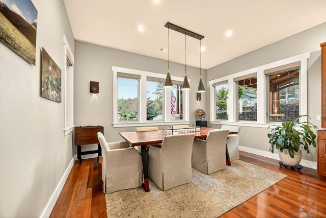 930 Granite Ridge Circle, Jacksonville, OR 97530