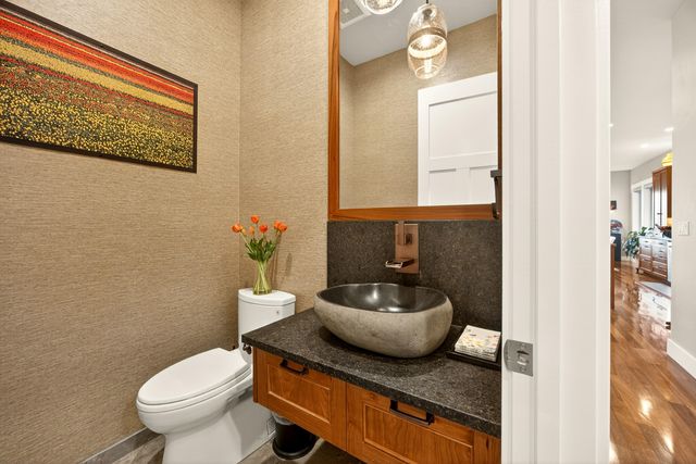 930 Granite Ridge Circle, Jacksonville, OR 97530