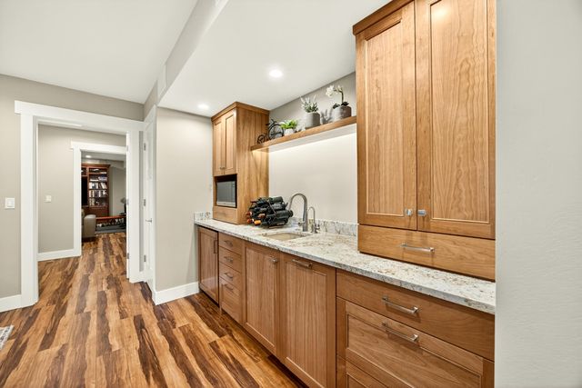 930 Granite Ridge Circle, Jacksonville, OR 97530