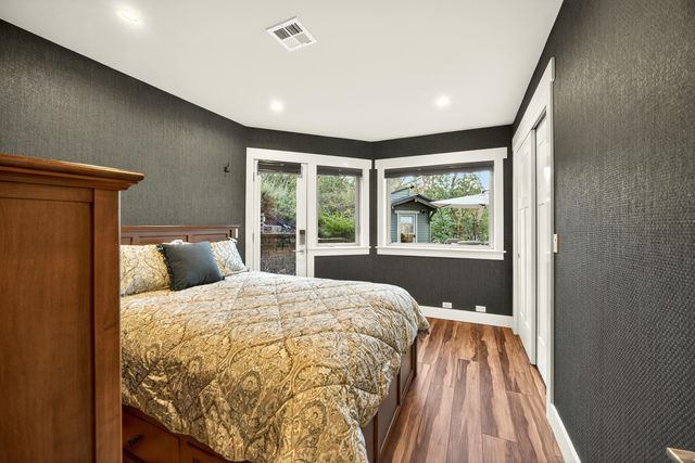 930 Granite Ridge Circle, Jacksonville, OR 97530