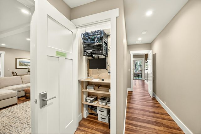 930 Granite Ridge Circle, Jacksonville, OR 97530